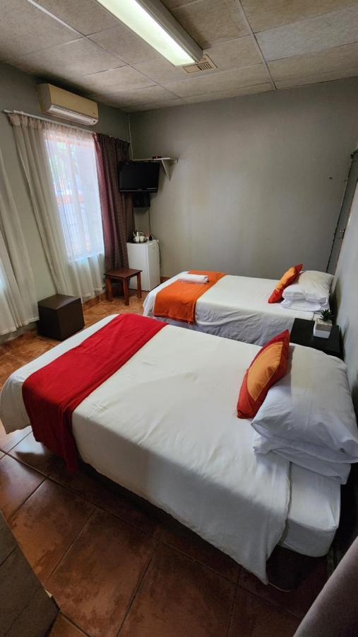 Hotel Casa Feliz Mokopane Esterno foto