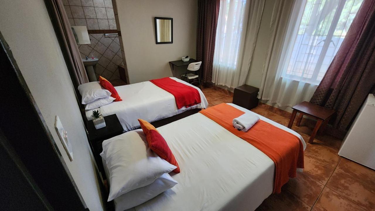 Hotel Casa Feliz Mokopane Esterno foto